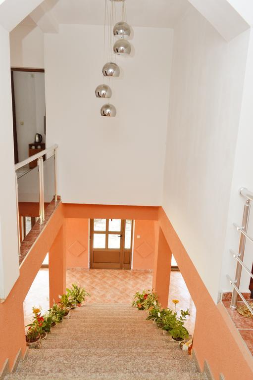 Guest House Lukac Бар Экстерьер фото